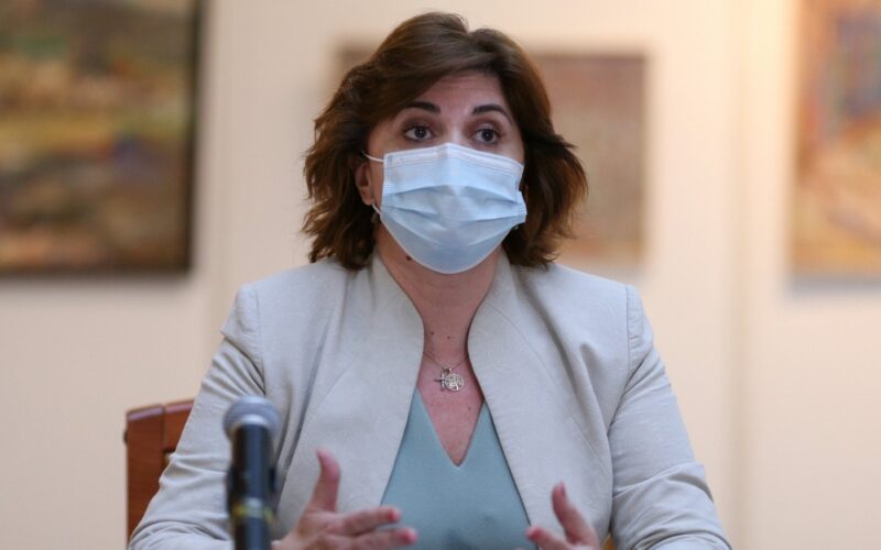Anisie, gafă în plen: Îmi cer scuze. De emoție, de la oboseală, am greșit