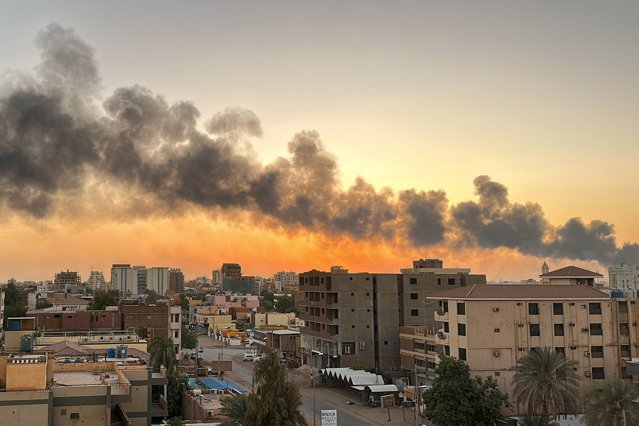 Criză umanitară de proporţii în Africa. Sute de mii de oameni ar putea fugi din Sudan