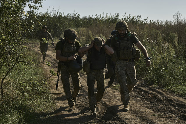 Administraţia Biden va trimite pentru prima dată în Ucraina muniţie cu uraniu sărăcit / Ucrainenii înregistrează noi progrese pe frontul din sud. Ruşii bombardează localităţile aflate la graniţă