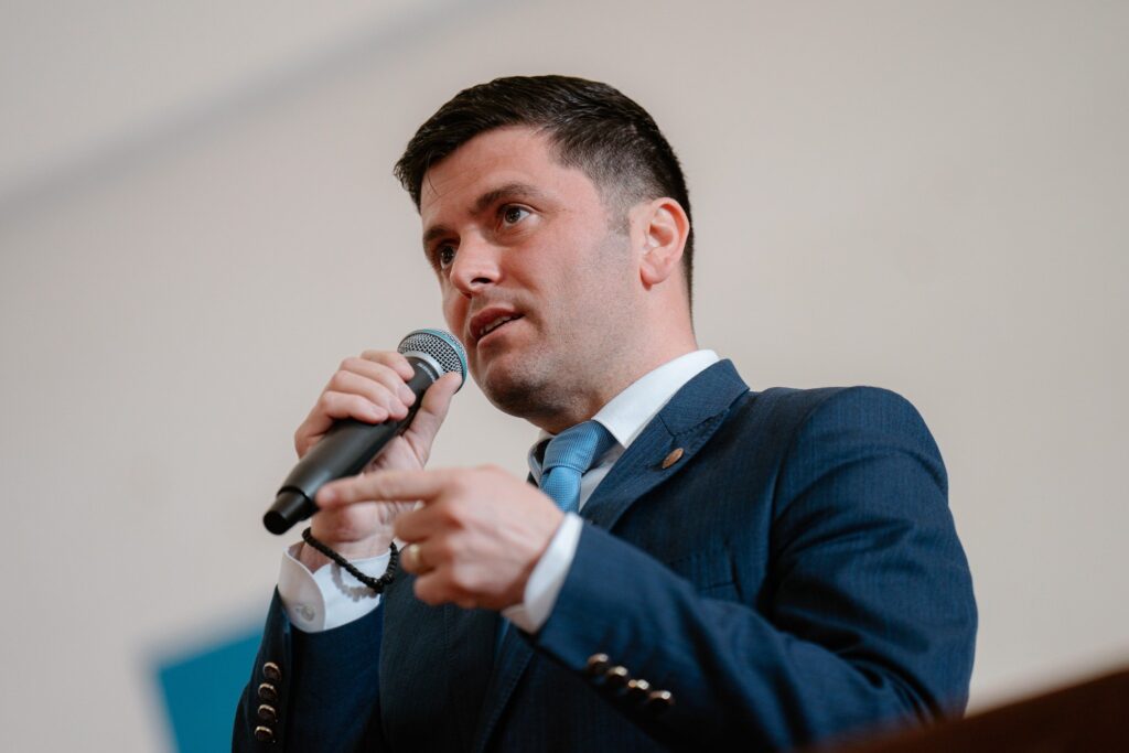 Un lider liberal nu exclude o colaborare a PNL cu AUR în opoziție. Acesta admite că unii liberali ar putea trece la PSD
