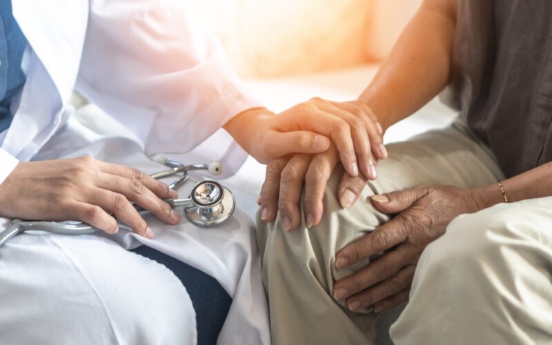 Parkinson, o boală provocată de om. Neurolog: „Cu pesticidele se întâmplă la fel ca la azbest și tutun”