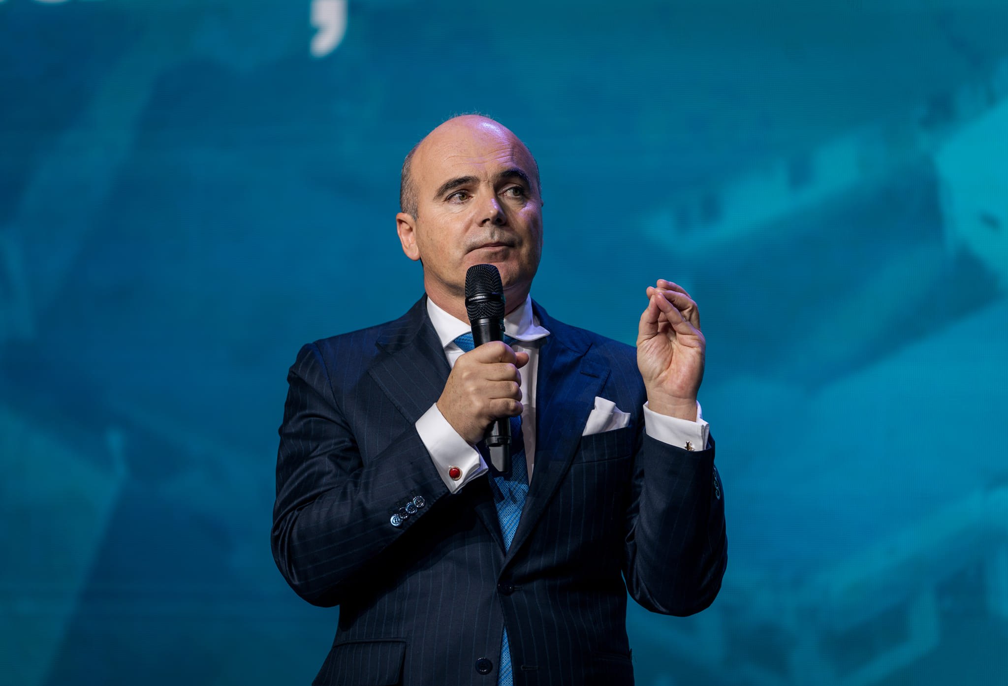 Rareș Bogdan susține că investițiile străine sunt soluția pentru reducerea deficitului: „I-am spus-o și i-am repetat-o lui Ilie Bolojan”