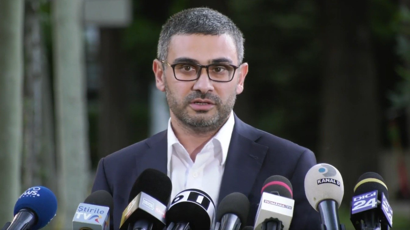 Fostul ministru al Muncii, Florin Manole, ironie la adresa lui Siegfried Mureşan în negocierile pe legea salarizării: „L-am invitat, sigur nu e pe plajă”. Răspunsul liberalului