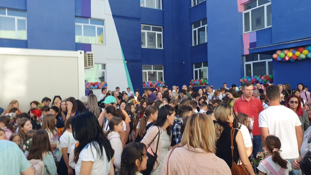 Profesorii încă nu știu cum vor acorda note de luni încolo. Cel mai negru debut de an școlar din ultima perioadă: „Nu mă aștept la nimic bun în învățământ”