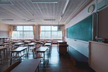 Profesorii iau în calcul să nu înceapă anul școlar. Condițiile dascălilor, privitor la Legea salarizării: „Nu putem accepta o astfel de grilă”