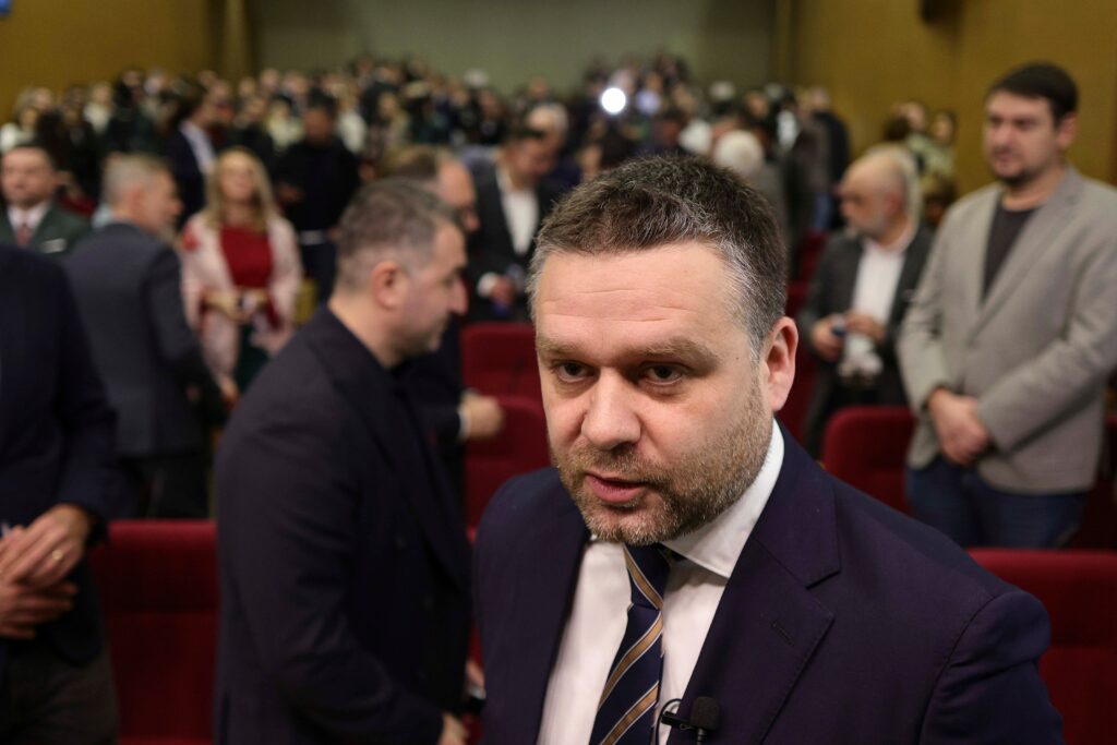 Ciprian Ciucu spune că pot apărea trădări în ambele tabere la votul pe moţiune: câți semnatari s-ar fi răzgândit