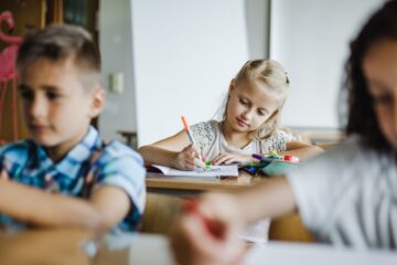 Vacanțe școlare 2026-2027. Când au elevii vacanța pe parcursul anului școlar