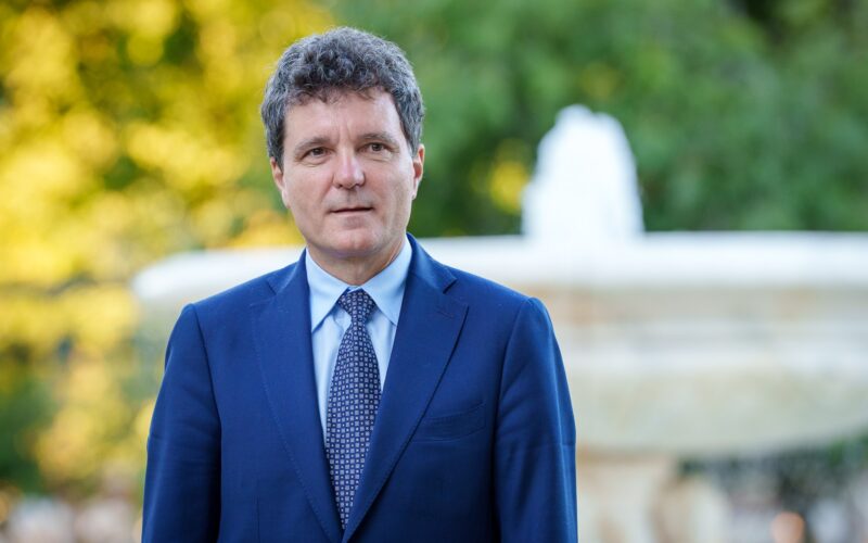 Președintele Nicușor Dan vizitează vizitează Centrul de mari arși de la Timișoara