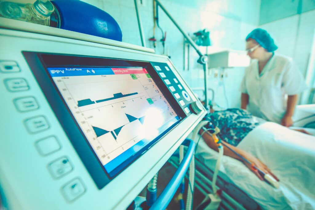 De ce ajung pacienții cu COVID-19 la ATI și în 2026? Explicațiile doctoriței Elena Copaciu