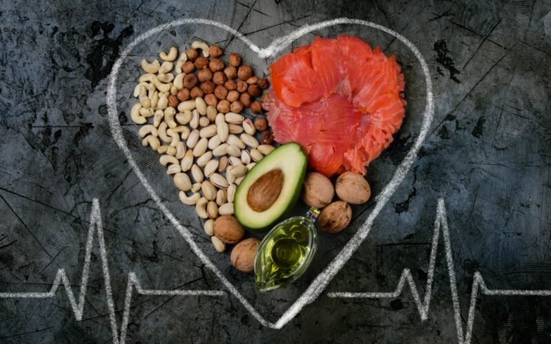 Care sunt pașii de urmat dacă ai colesterolul mare. Recomandările au fost actualizate