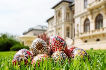 Mesajele politicienilor de Paşte. Președintele Nicușor Dan: „Să fim solidari nu doar în spiritul tradițiilor, ci și în fapte”. Ilie Bolojan a mers la Înviere acasă, în Bihor