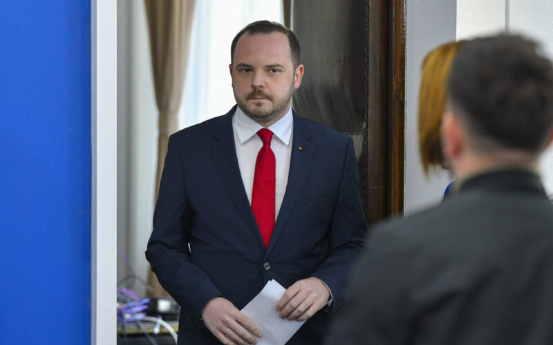 „Dozele de vaccin de la Pfizer depășesc cu mult populația României, inclusiv cu rapelul”