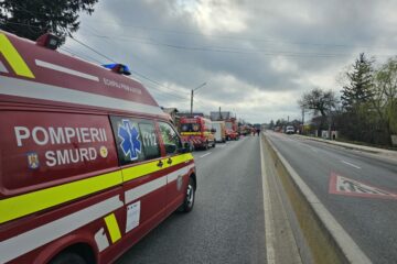 Un microbuz cu copii, implicat într-un accident, în Mureș