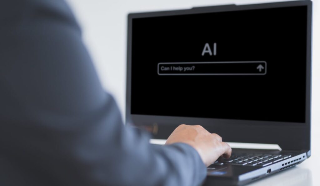 Ce a pățit un bărbat care a scris un mesaj unui chatbot ca să testeze dacă inteligența artificială îl spionează