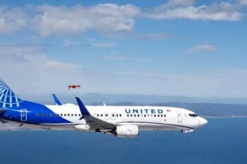 pilotul unui avion de pasageri spune că ar fi lovit o dronă în aer