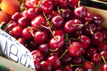 au apărut cireșele și costă 180 de lei kg