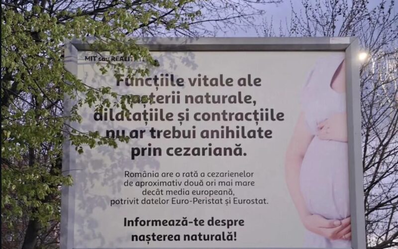 O senatoare USR cere eliminarea panourilor publicitare care promovează nașterea naturală. „Sunt afirmații fără context, fără explicații”