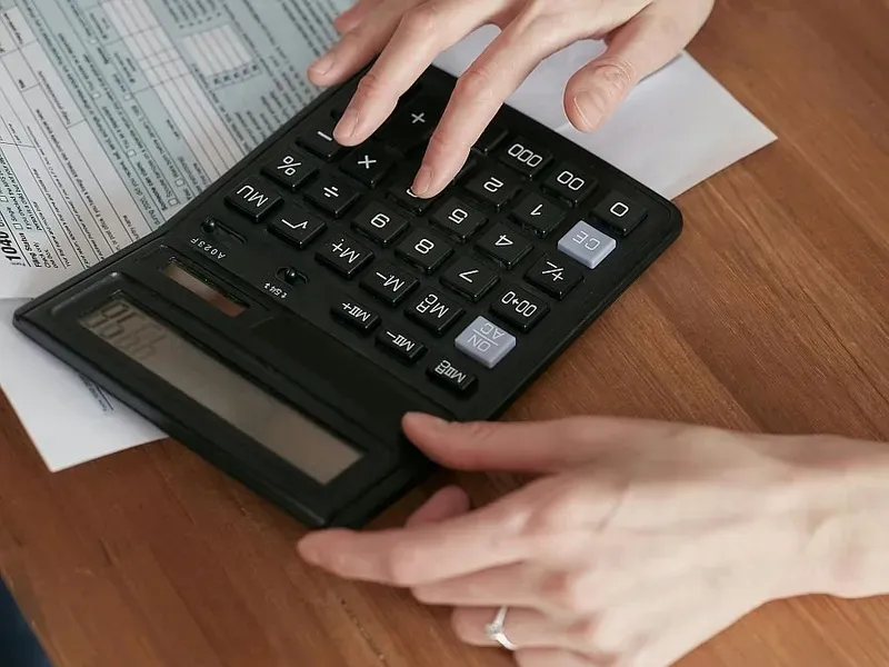 Guvernul s-a împrumutat cu peste 1,9 miliarde lei de la români luna aceasta. Cea mai mare valoare din 2026!