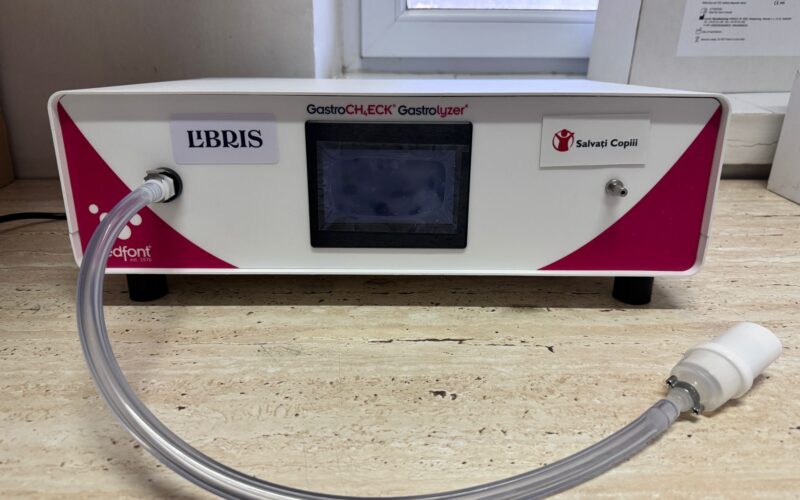 Salvati Copiii Romania continua dotarea spitalelor din tara, la Reghin si Targu Mures, cu sprijinul cititorilor Libris.