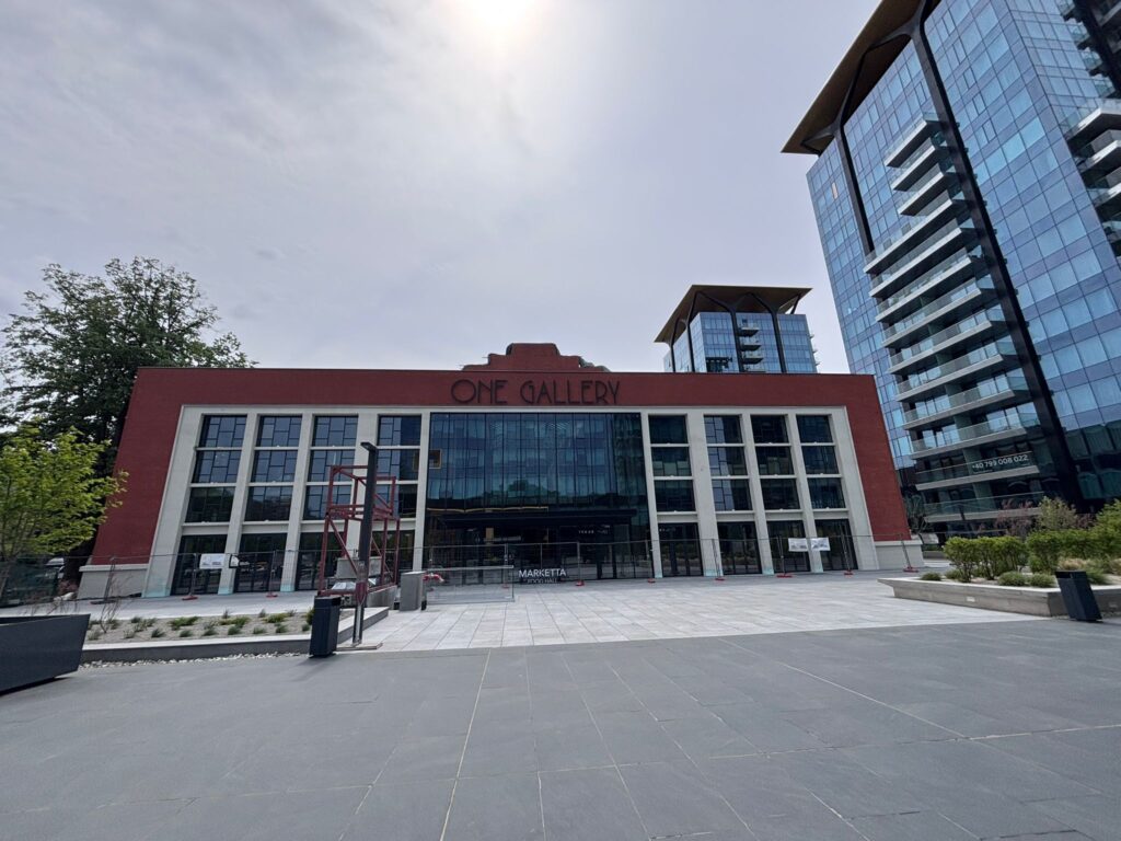 Ce branduri vor fi în One Gallery, spațiu multifuncțional realizat prin restaurarea fostei Hale Ford? Proiectul din Floreasca, care include și un muzeu, va fi deschis în trimestrul IV