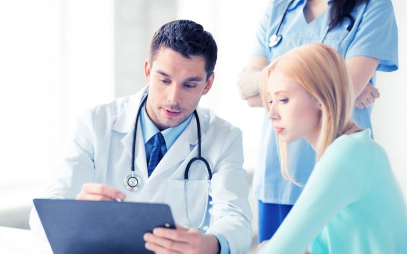 Medicii din spitale, interesați de un al doilea contract cu CAS. Casele județene au demarat contractarea pentru furnizori noi