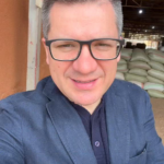 „Nu se jenează să invoce numele lui Hristos”. Mihail Neamțu explică de ce a mers la învestirea dictatorului din Uganda