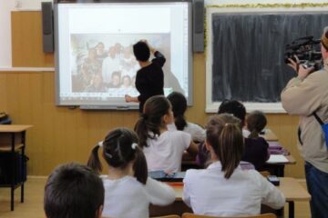 „De tot râsul”. Profesorii contestă „victoria” reducerii cu două ore a normei de predare pentru cei cu vechime și grade