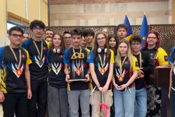 Cine sunt copiii de aur ai roboticii mondiale. Se vor întoarce în Statele Unite ale Americii, în iunie, pentru o nouă provocare