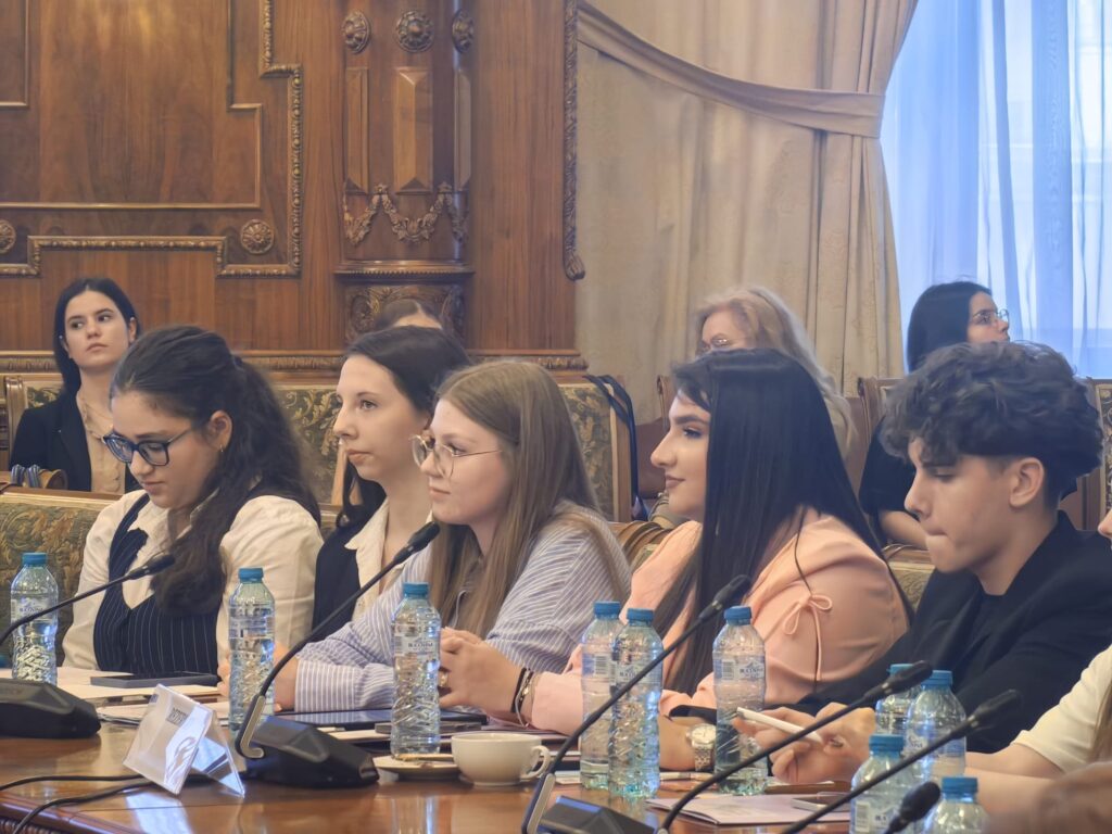 Strigătul de alarmă al elevilor, la Senat: Suntem anxioși și urâm școala. Nimeni nu ne învață cum să trecem peste asta