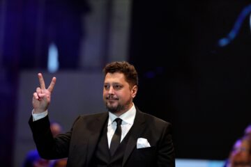 Claudiu Târziu, fost co-președinte AUR, strânge oameni pentru noul partid. Ţinta: să intre în Parlament cu 20%. Atacuri subtile la George Simion