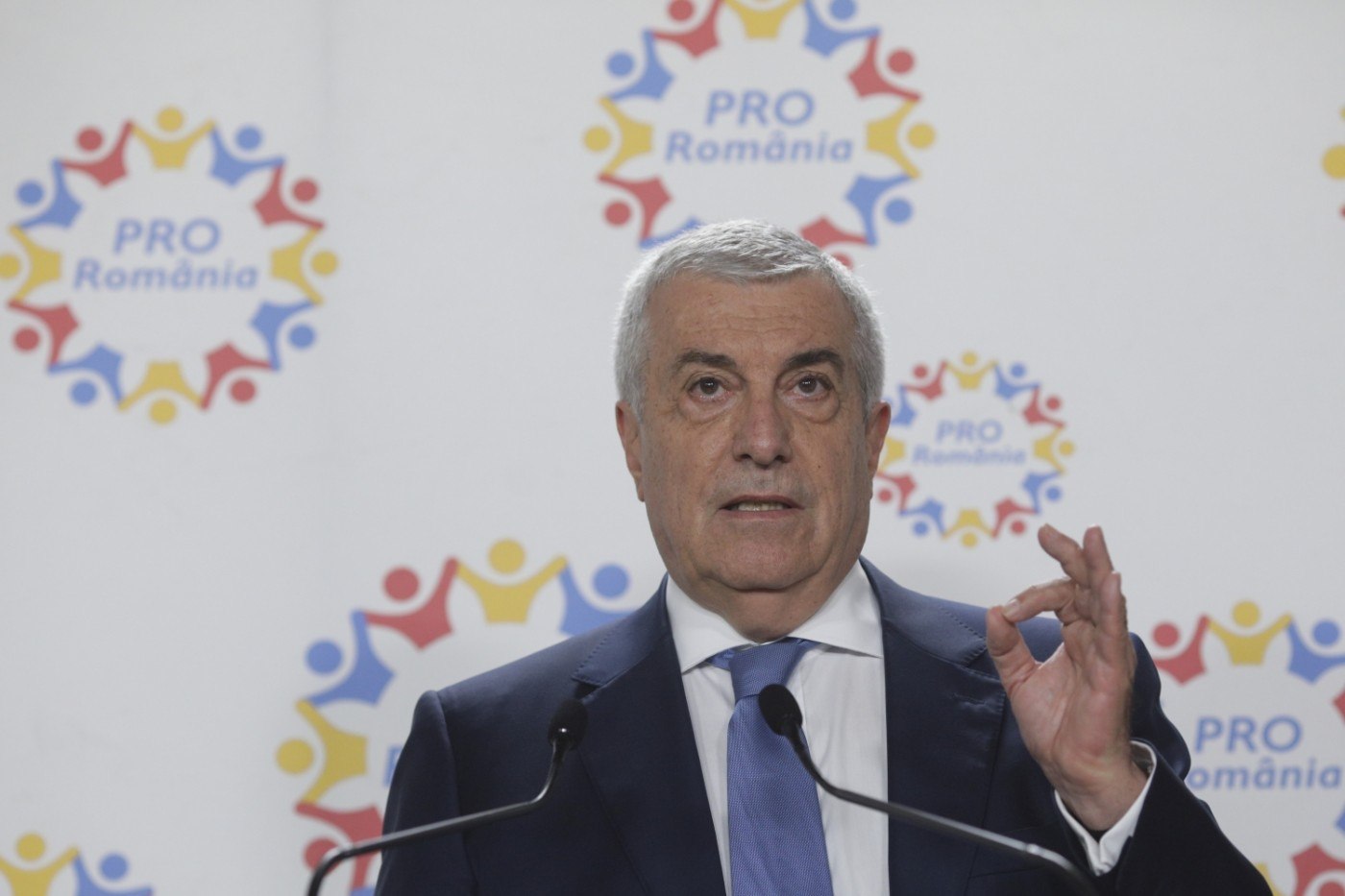 Tăriceanu crede că PNL şi-a pierdut identitatea: „Dacă pe frontispiciu ar scrie Partidul Național Socialist, ar fi perfect”