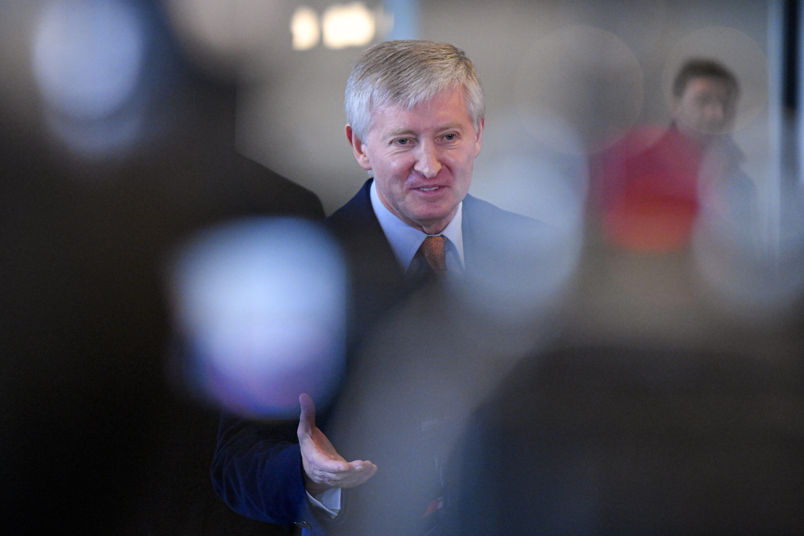 de la Văcărești la Galați, oligarhul ucrainean vrea tot