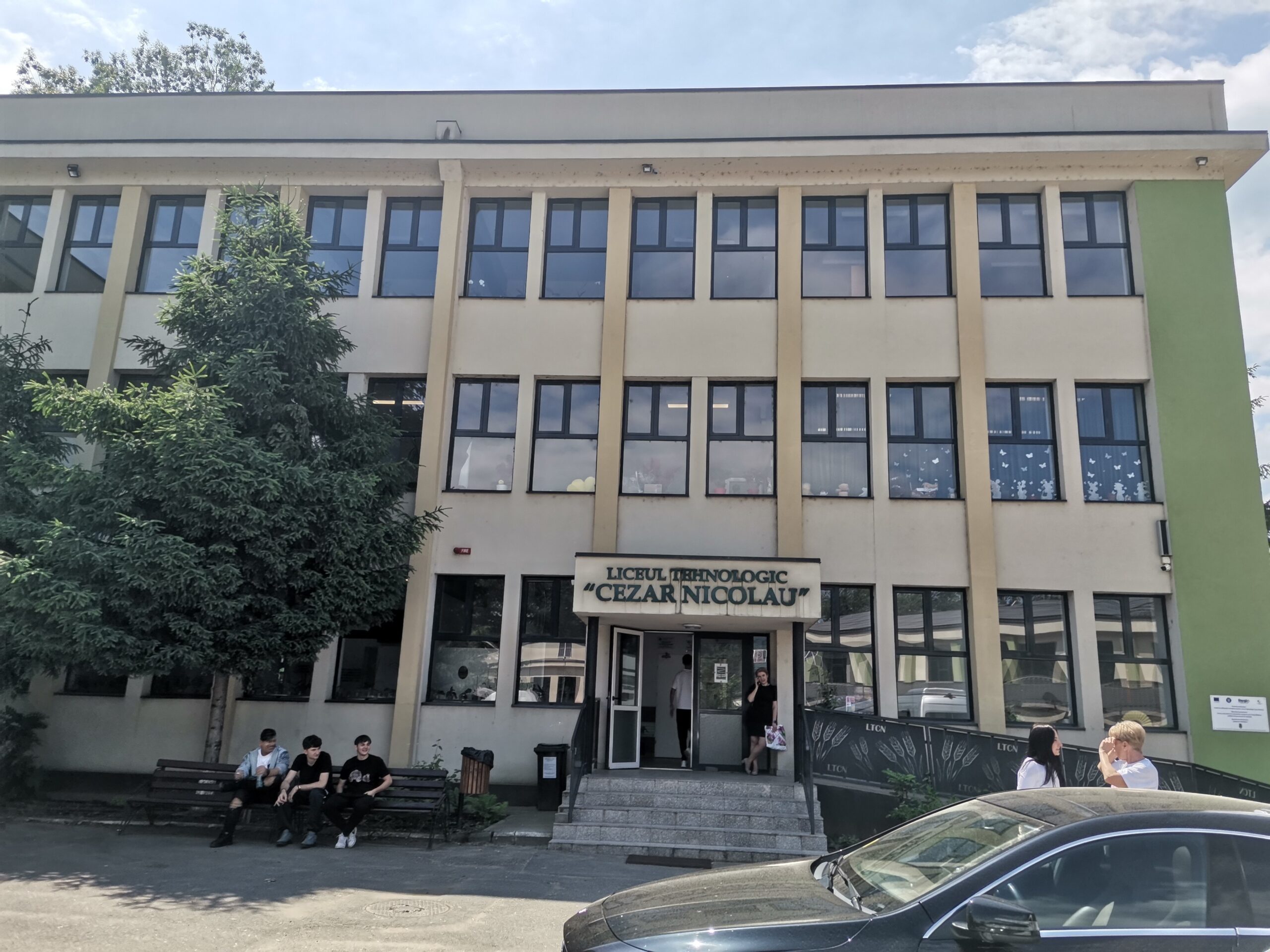 Admiterea la liceu 2026. Capcana desființării școlii profesionale: elevii care nu dau Evaluarea Națională riscă să rămână fără loc la meseria dorită