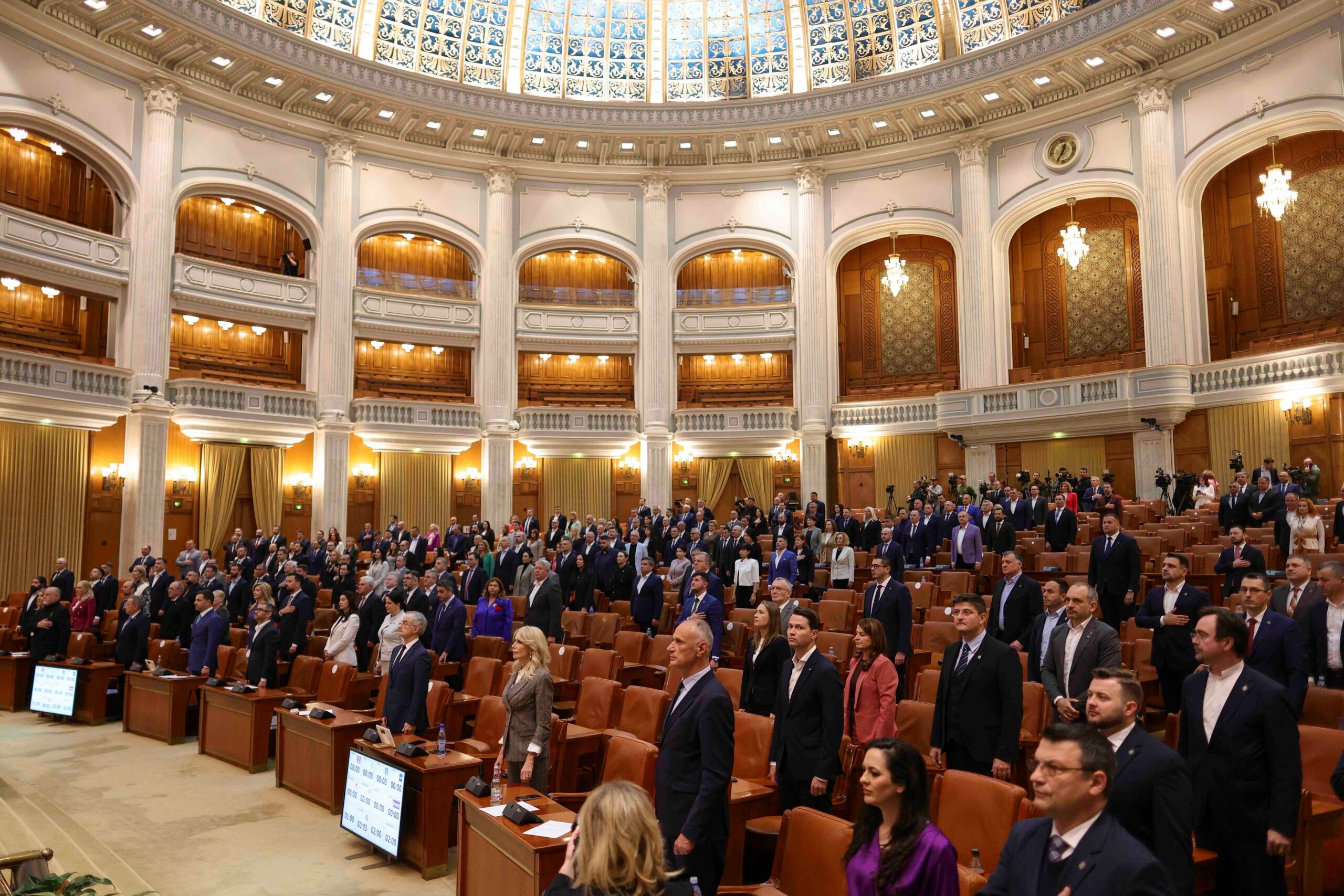 Cum arată matematica parlamentară pentru votarea noului executiv. Analist: „Mă aştept să nu existe probleme atât de mari în a trece Guvernul Tomac”