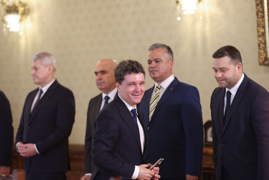 Avertisment de la Oxford: „Asistăm la o dinamică periculoasă”. Corneliu Bjola compară manevrele lui Nicușor Dan cu tacticile lui Carol al II-lea