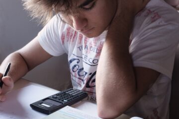 Ce îi tulbură cel mai tare pe elevi în preajma examenelor. „Nu învăța pentru că nu-și dorea acel liceu”