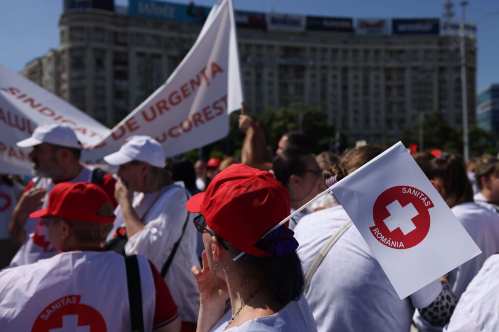 Medicii amenință că vor intra în grevă generală. Sanitas confirmă: „Tot ce poate face Guvernul este să ne răspundă la solicitări”