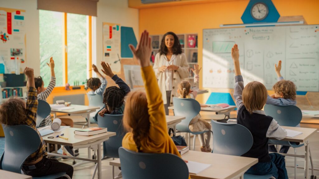 Schimbare majoră pentru elevi după vacanță. Cum vor arăta testele în noul an școlar. Specialiștii care au elaborat standardizarea răspund întrebărilor profesorilor