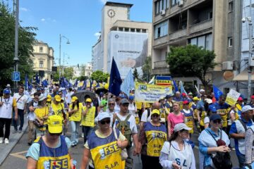 „Fac experimente pe noi”. Ce i-a scos în stradă pe profesorii veniți din toată țara la protestul din București