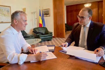 Veștea a discutat cu Florin Zaharia pentru Ministerul Investițiilor Europene. Mesaj despre PNRR și fondurile UE, în timpul Congresului PNL
