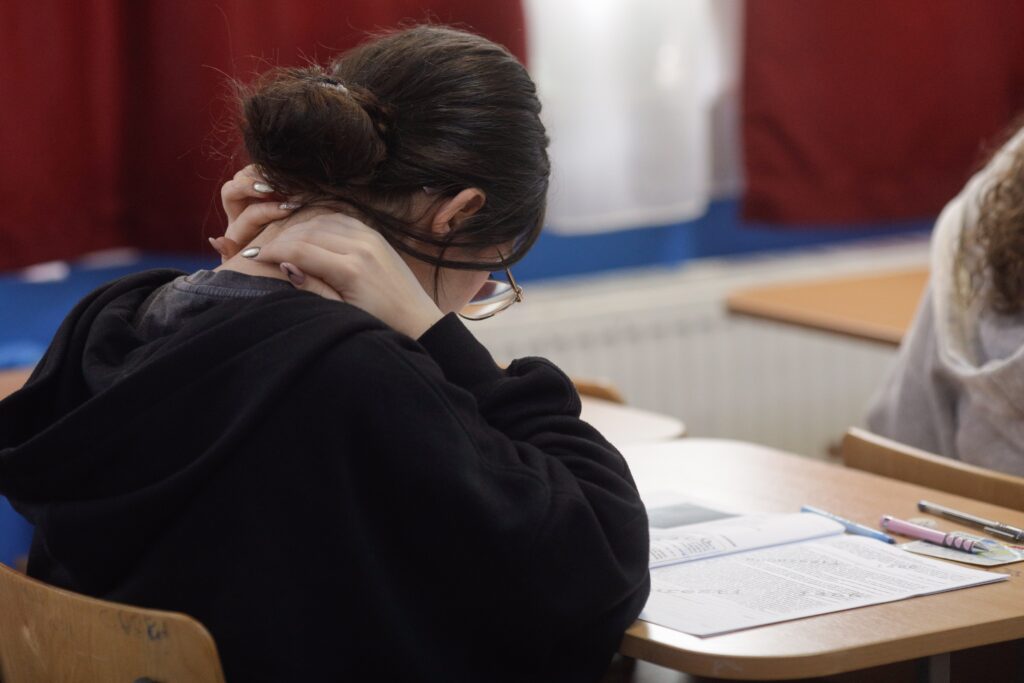 Evaluarea Națională 2026 începe luni. 10 sfaturi pentru părinți: „Copilul tău nu-și va aminti ce notă a avut, dar va ține minte cum te-ai comportat”