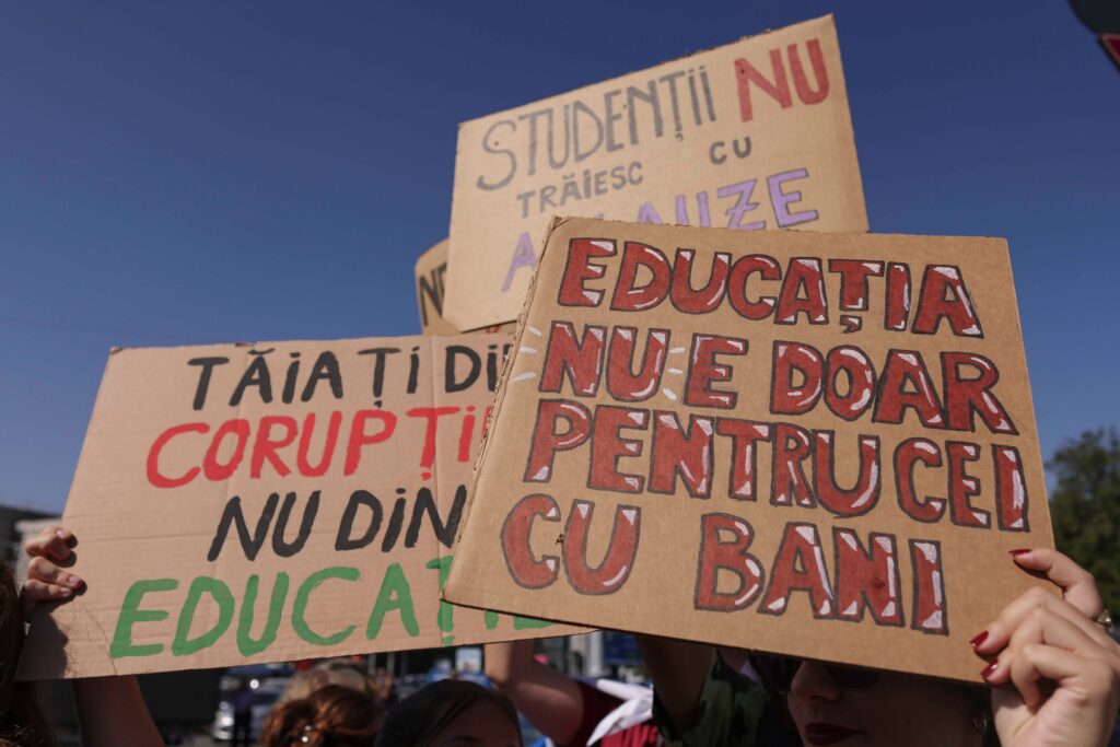 Val de pensionări în școli? Profesorii cu experiență amenință că pleacă dacă legea salarizării nu se schimbă