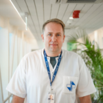 Prof. Dr. Victor Costache, șeful Secției de Chirurgie Cardiovasculară SANADOR: „În bolile valvelor inimii, tratamentul modern poate evita tăierea sternului în cele mai multe cazuri“