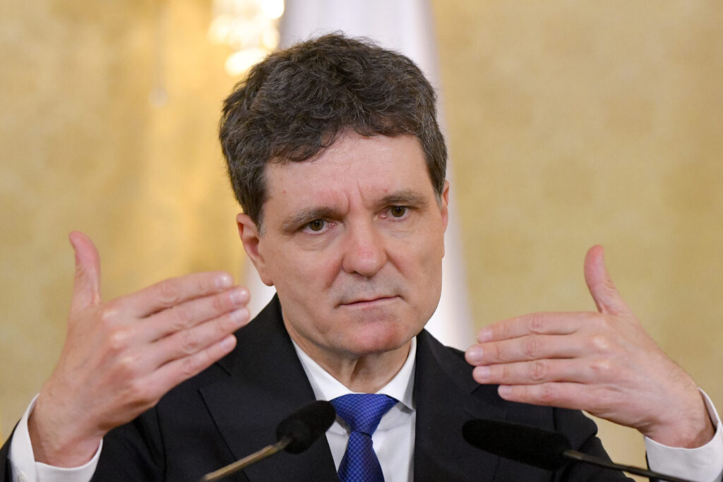 Are independența, experiența și valorile care îl definesc