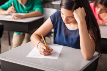 Alertă De Caniculă La Examene! Greșeala Majoră Pe Care O Fac Părinții Cu Hidratarea Copiilor și Cum Ar Trebui Să Arate Meniul înainte De Probă Alertă De Caniculă La Examene! Greșeala Majoră Pe Care O Fac Părinții Cu Hidratarea Copiilor și Cum Ar Trebui Să Arate Meniul înainte De Probă