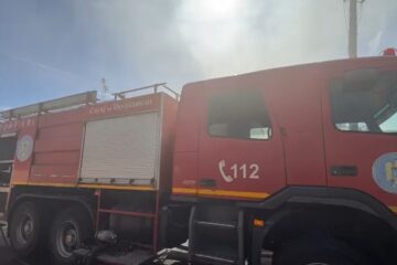 Un bărbat a murit în locuința care a luat foc