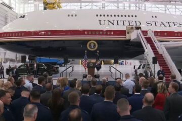 „Cel mai luxos avion din lume”. Trump a prezentat noul Air Force One, un Boeing 747, primit cadou de la Qatar