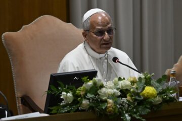 Vaticanul acuză UE că aplică „duble standarde” în politica externă și cere o reexaminare a doctrinei războiului just
