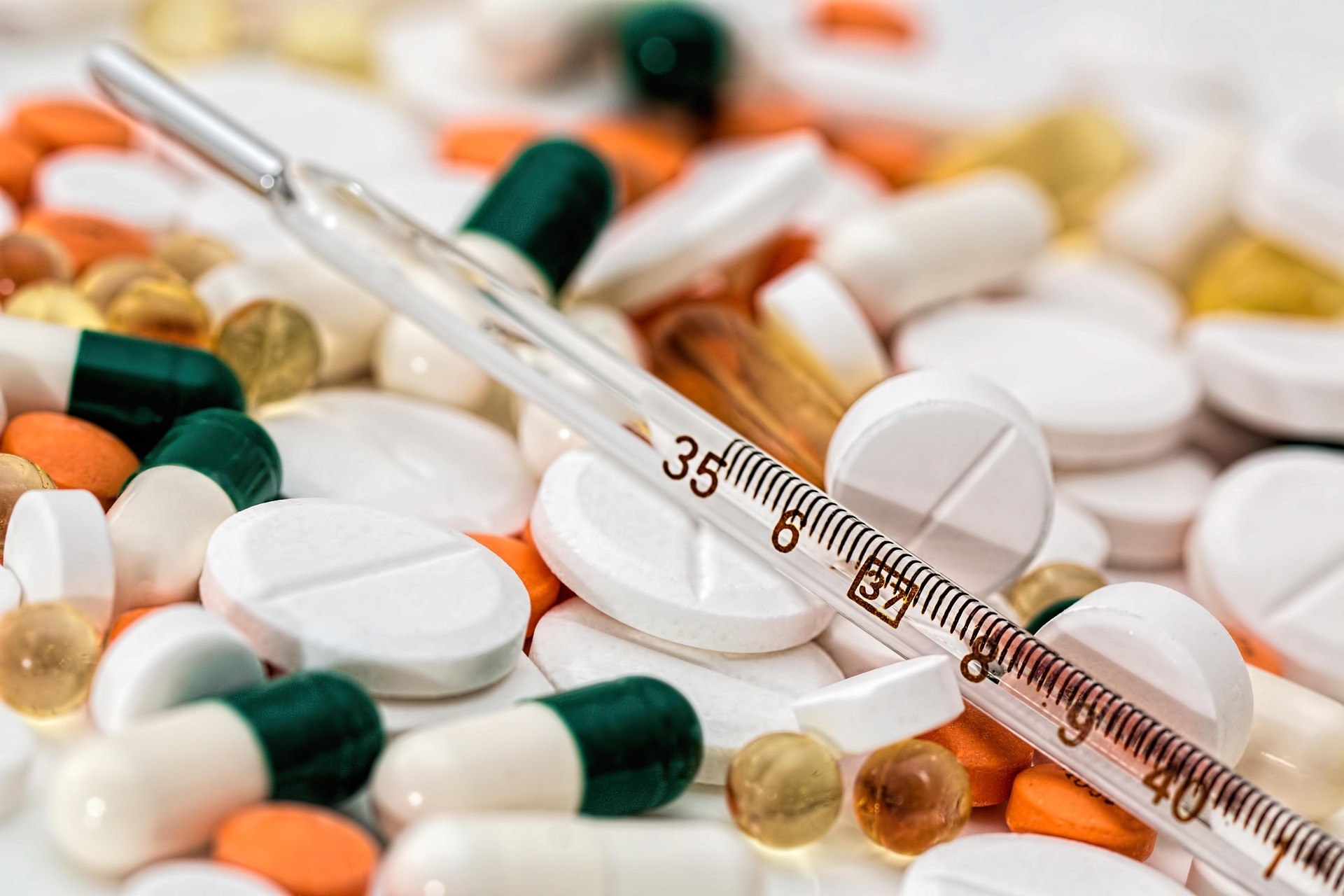 Avertismentul medicilor privind pastilele banale din farmacii care pot deveni toxice sau își pierd efectul din cauza caniculei