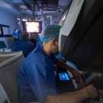 Premieră în România: o intervenție robotică pentru cancerul de prostată realizată la Băneasa Tumor Center Hospital introduce o tehnică avansată de verificare a siguranței oncologice în timpul operației